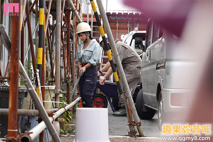 [MIFD-604]脱了就知道很厉害！ 白天做工的满岛杏奈（満島アンナ）有着超强Body！