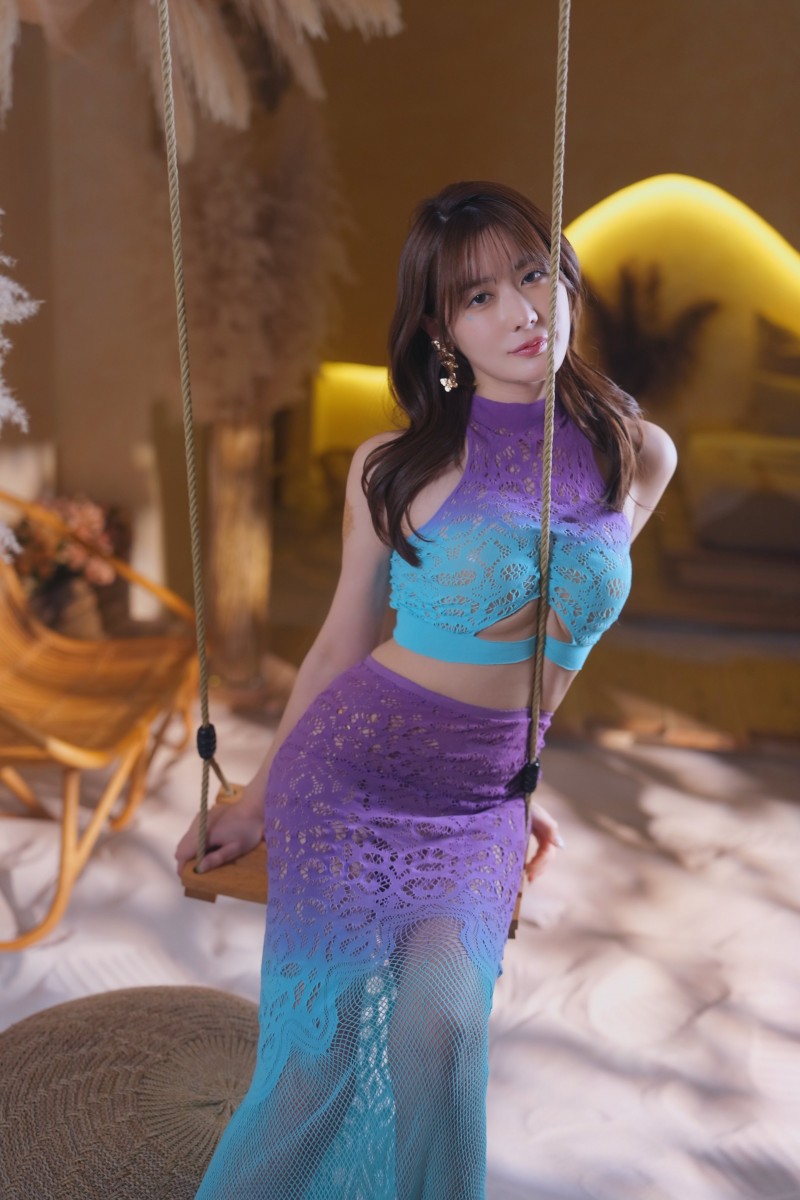 藤森里穂(藤森里穗)：其实，这是我今年第一拍片喔。