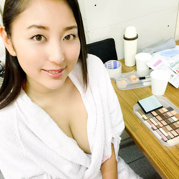 最新推荐！H Cup巨乳女优《相内司》精选作品介绍……