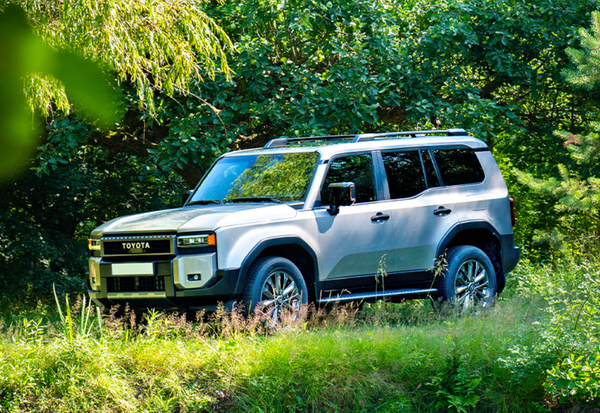 早报：苹果iOS 18.4正式发布 华为汽车业务收入暴涨