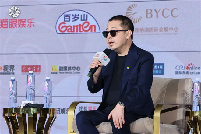 贾樟柯赴“故人”十年之约：回望时代，对话未来