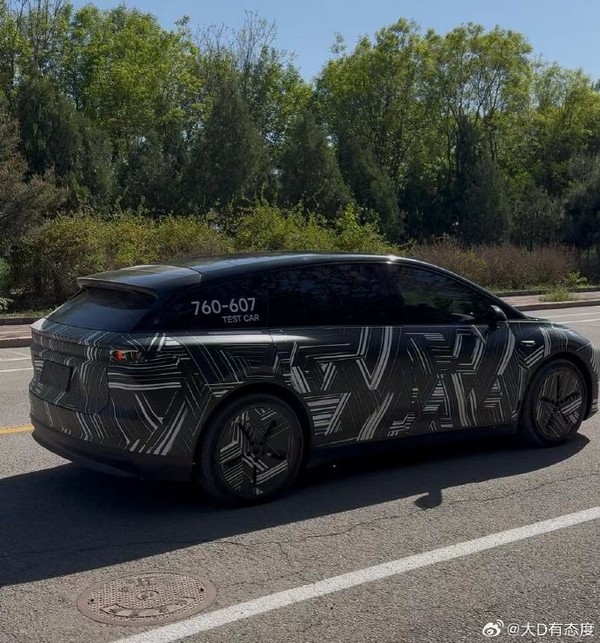 疑似理想i6谍照曝光 颜值比i8还高 预计10月左右发布