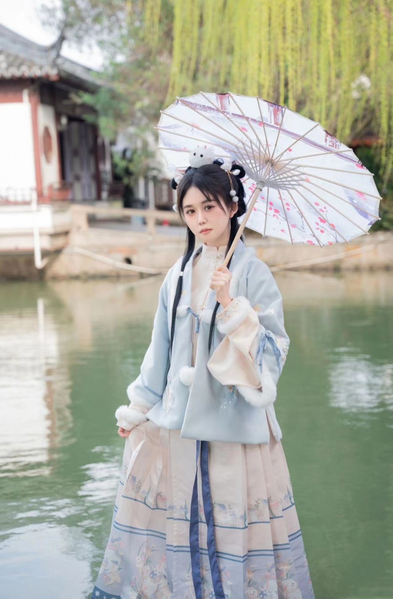 作品停了社群荒废了、小坂七香现在的状况是？