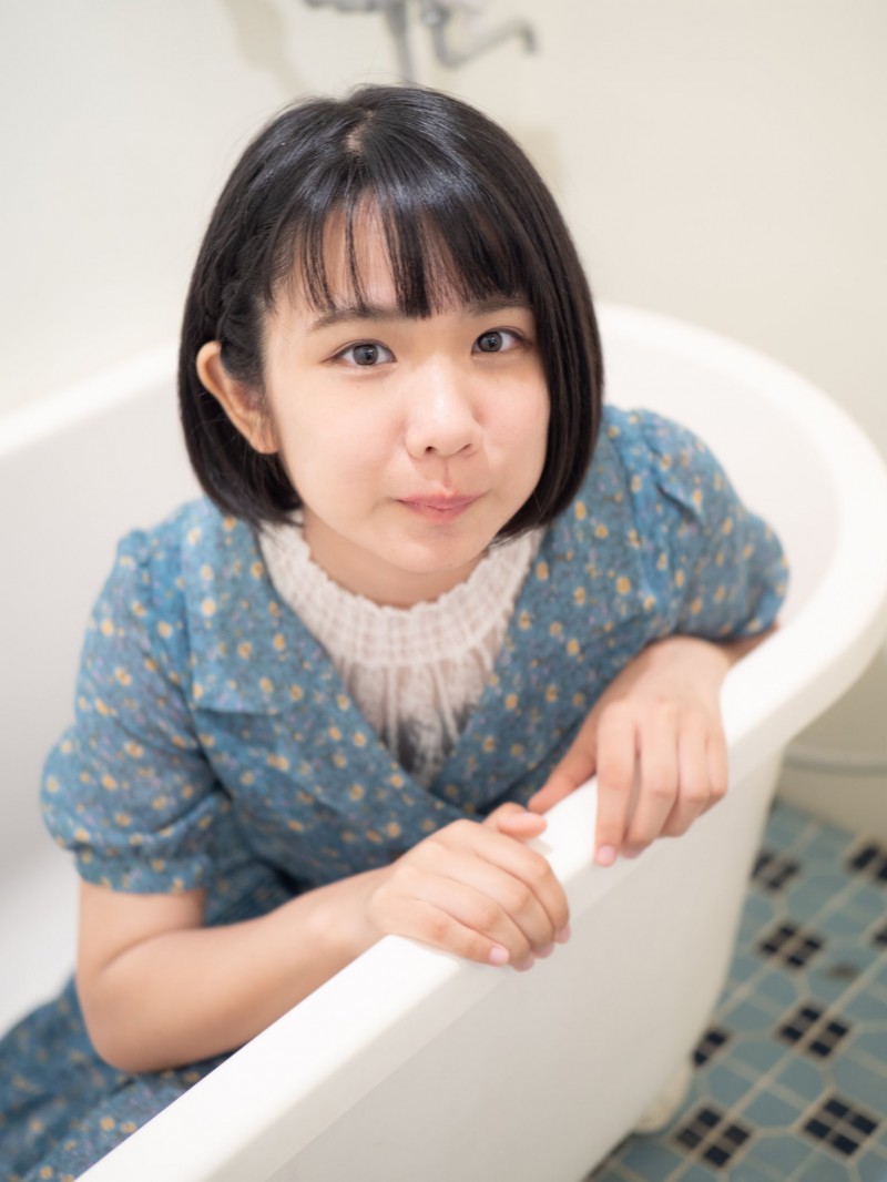 那位献身系偶像真的是偶像！也真的拍过无码！