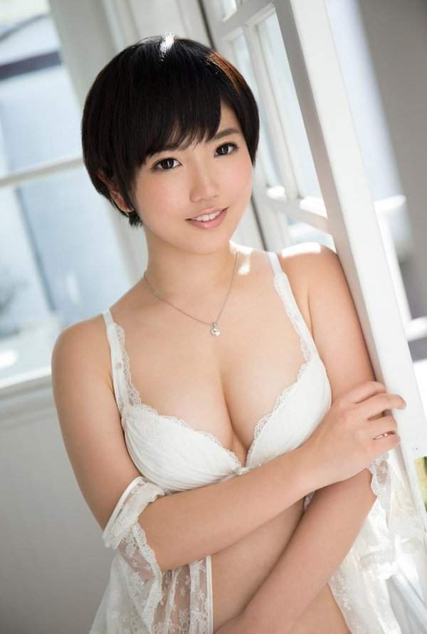 最新推荐！纯真系短发美少女《柚木彩花》精选作品介绍……