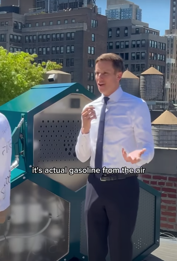 美国一初创公司发布&ldquo;空气炼油机&rdquo; 可从空气中提炼汽油