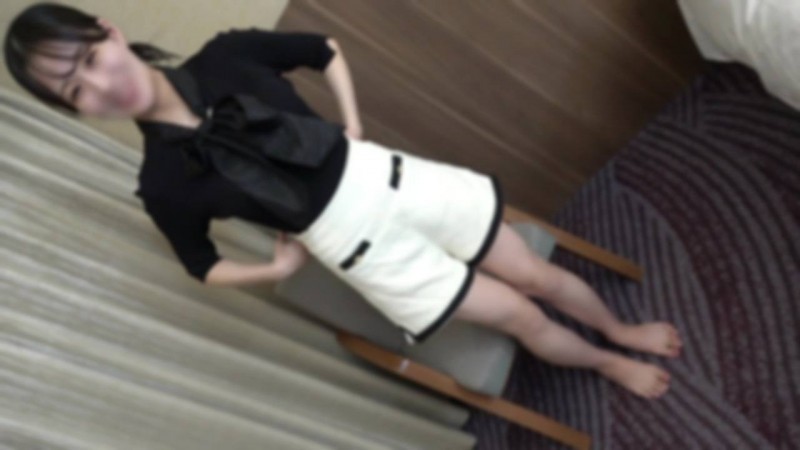 (FC2-PPV-4673073)解密！那位被无码卖家捕获、第一次在大家面前脱光衣服的主播是？