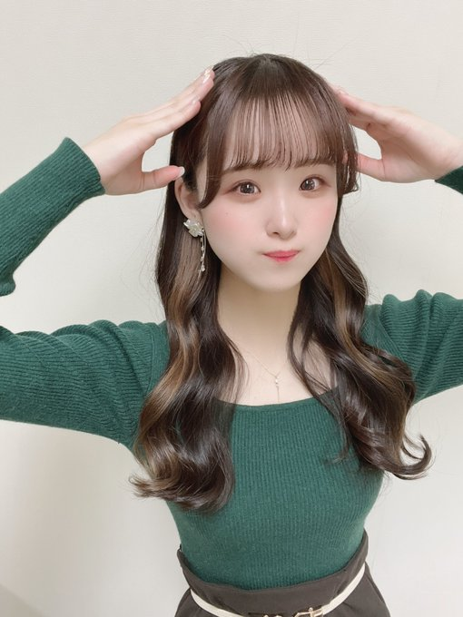 (FC2-PPV-4673073)解密！那位被无码卖家捕获、第一次在大家面前脱光衣服的主播是？