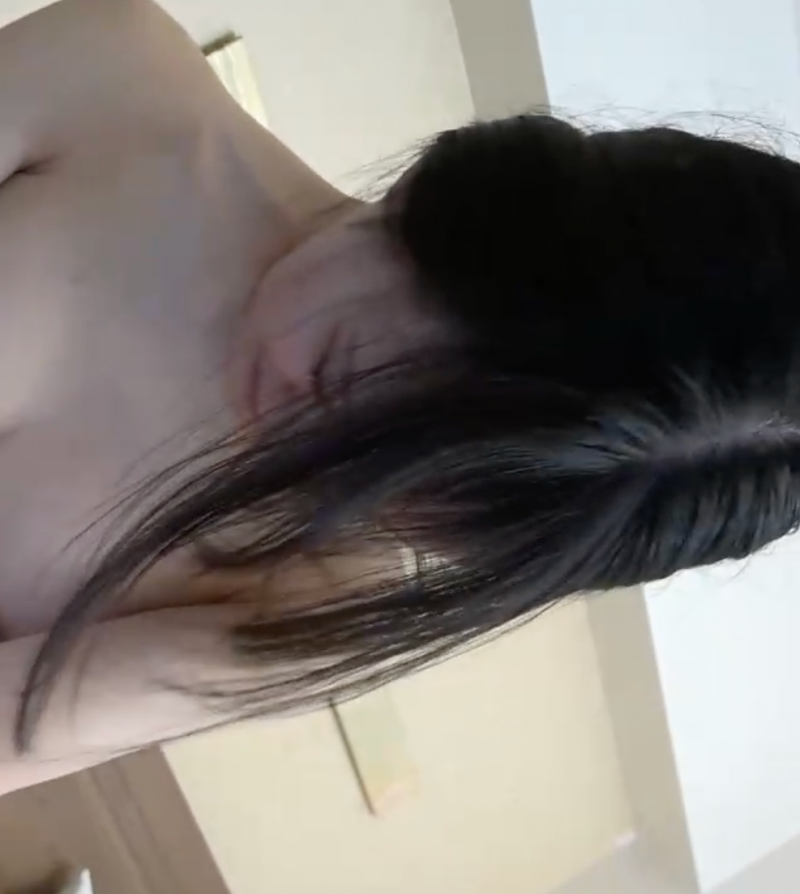 (FC2-PPV-4673073)解密！那位被无码卖家捕获、第一次在大家面前脱光衣服的主播是？