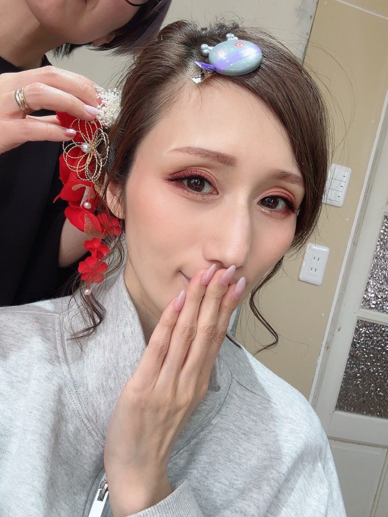 Julia：虽然收到了TRE的邀约，但是⋯