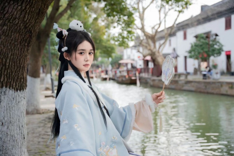 作品停了社群荒废了、小坂七香现在的状况是？