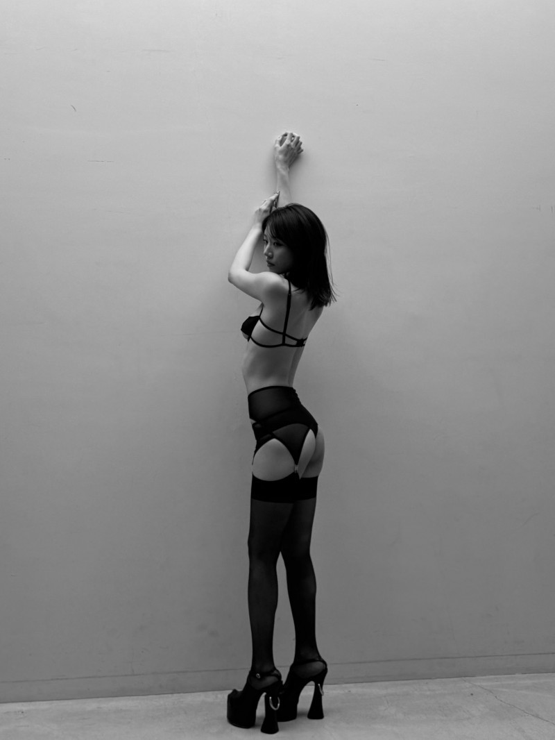 (SONE-763)打巴掌、踩鸡鸡⋯戴眼镜的「文系美女」河北彩伽这次有够痴了！