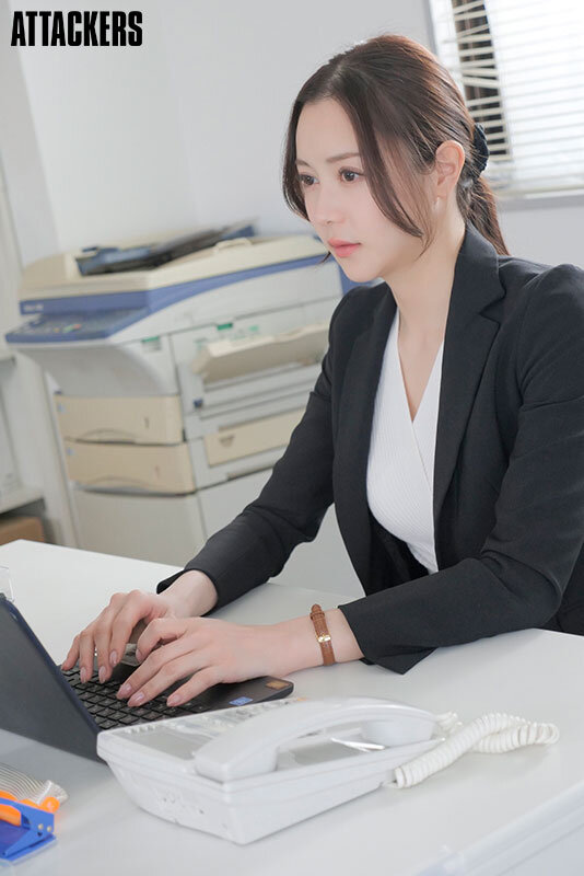 白峰ミウ(白峰美羽)作品ATID-637发布！高傲女上司把柄被无能下属抓到，惨被当成泄欲用肉便器