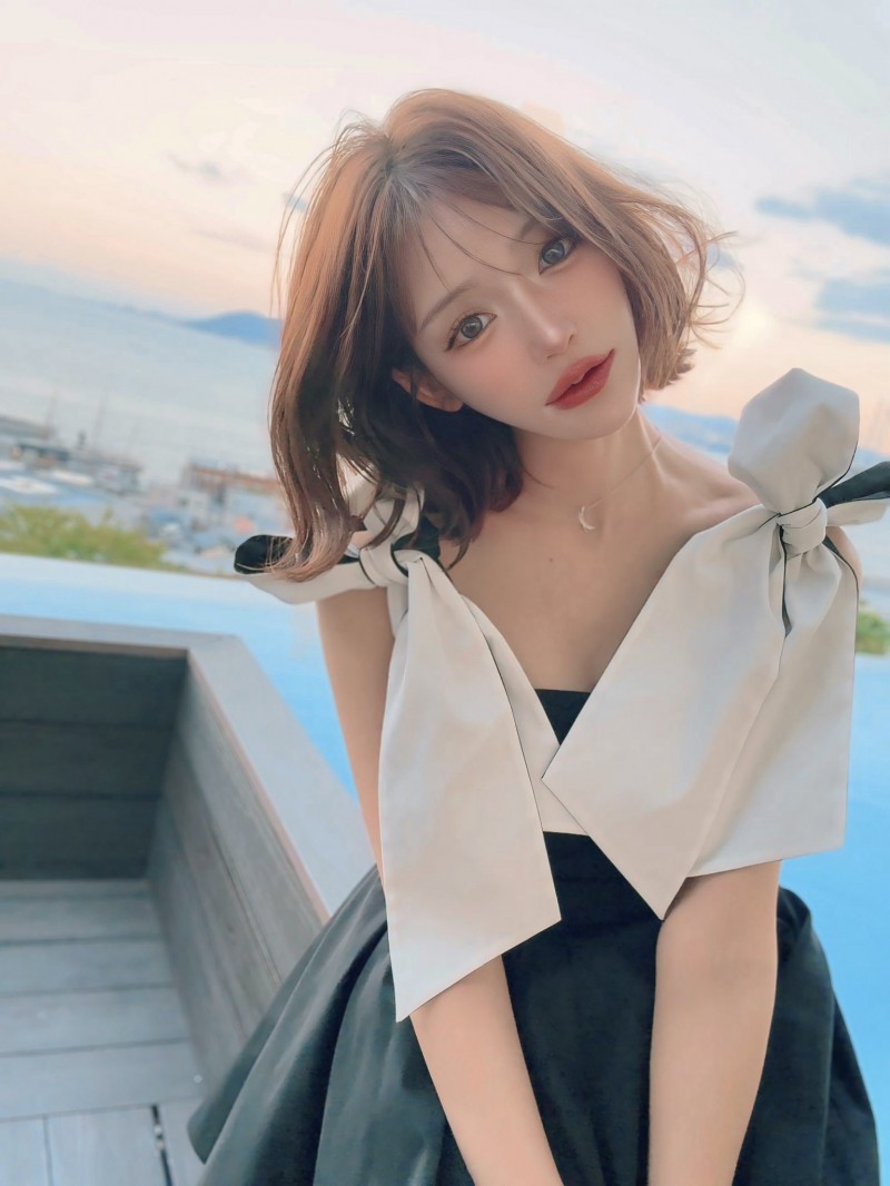 三张亲密的照片！这就是八掛杂志拍到的明日花！