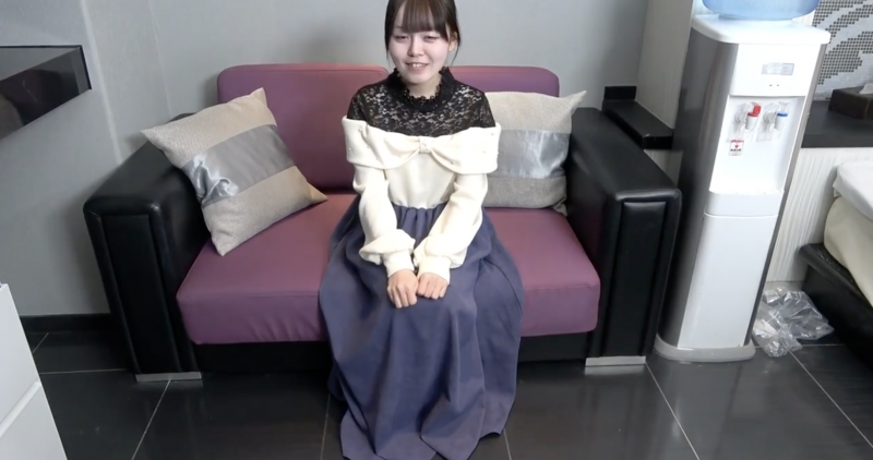 解密！那位被无码卖家捕获的娇小嫩屄可爱妹子是？