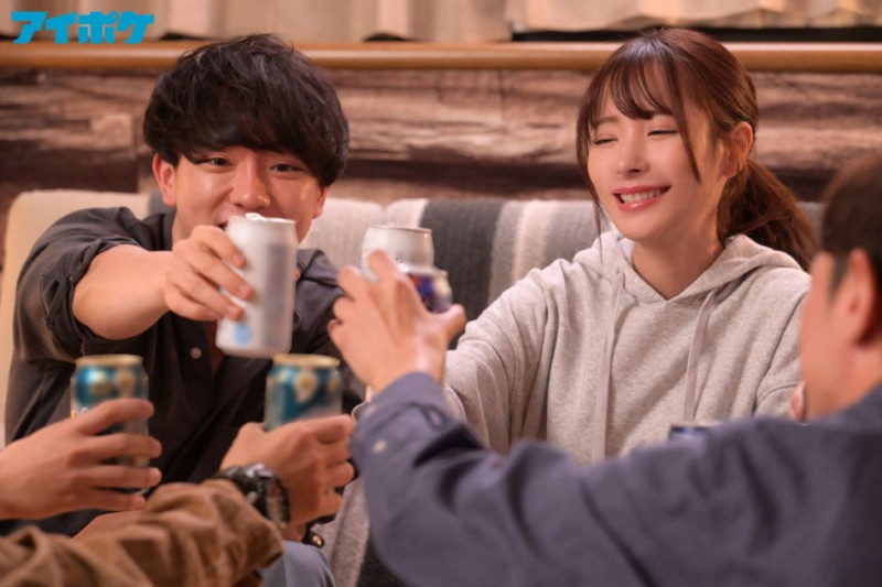 桃乃木かな(桃乃木香奈)作品IPZZ-033发布！只有一个女生的酒会？甜美女大生背着男友跟同学们玩多P！