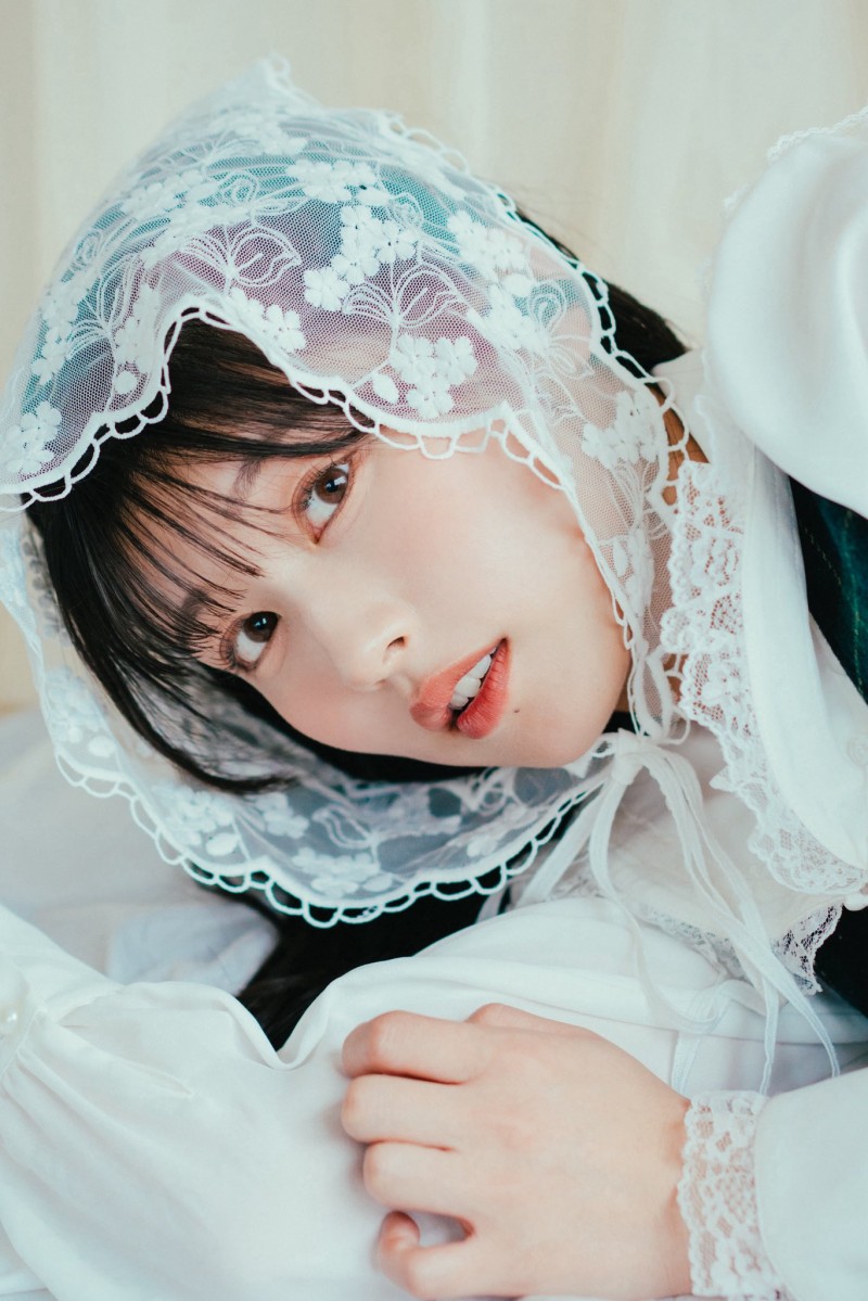 九头身写真皇后＋暴食系巨乳