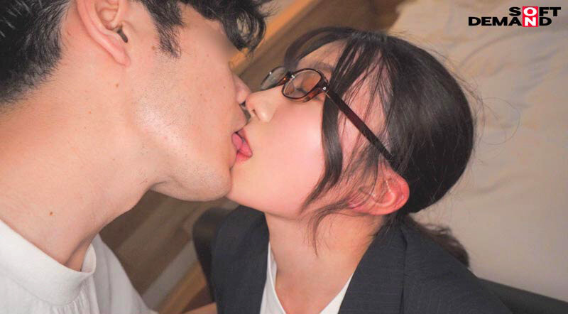 佐藤白花出道作品MOGI-141发布！因为要还助学贷款⋯所以拥有色情漫画超强Body的她下海了！