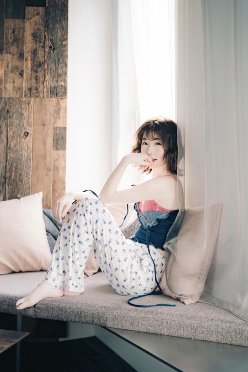 就在出道三周年、曾在FC2下马的美白超新星不玩了！