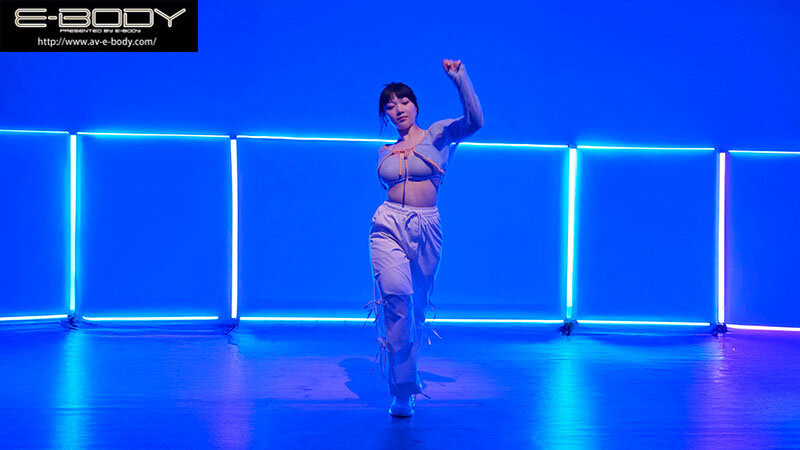 山本ことね(山本琴音)出道作品EBWH-256发布！嫩肉×筋肉！H罩杯、日本全国等级的舞者乳摇大喷水！