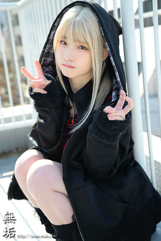 姫野らん(姬野兰)作品MUKC-105发布！期间限定的金发造型？她的制服被弄脏了！