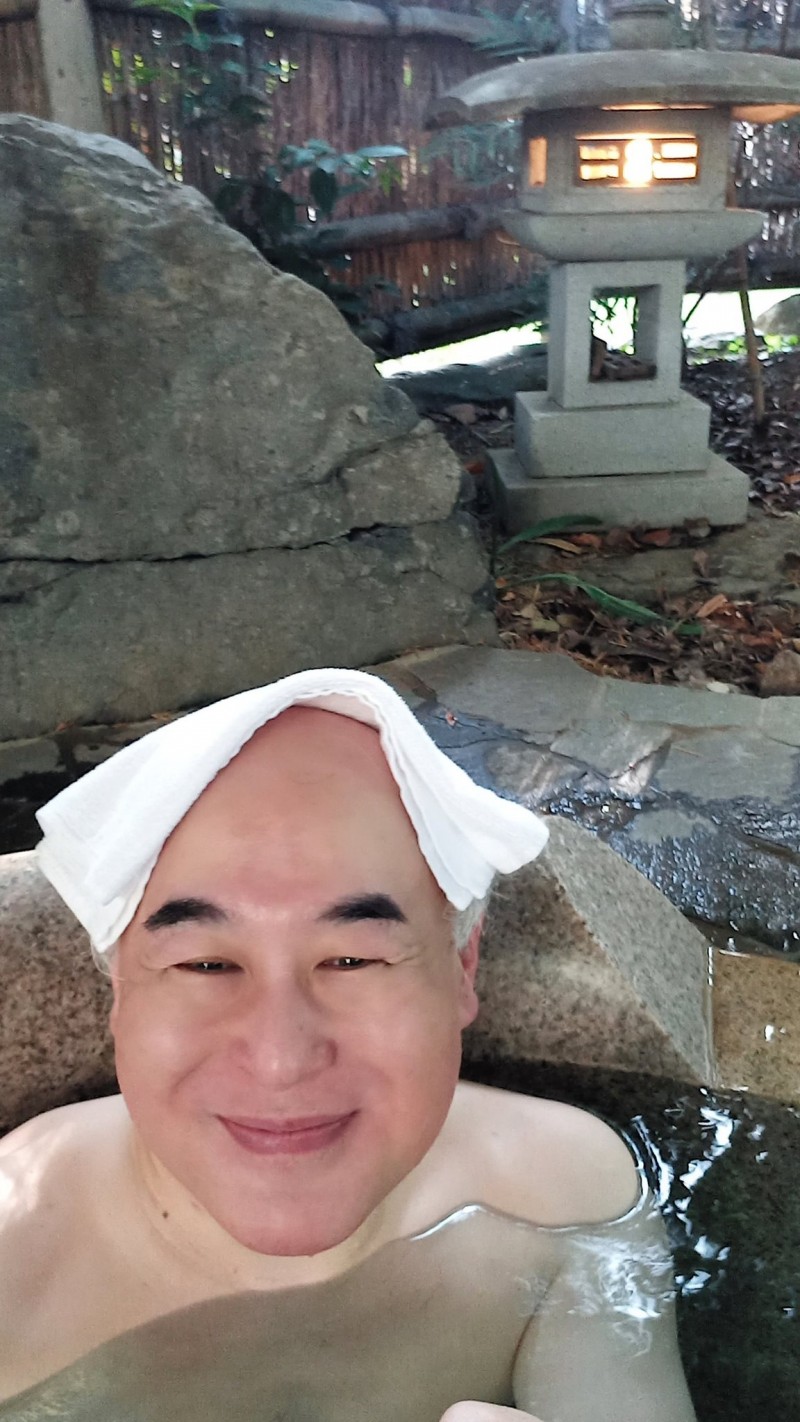 罹患罕见怪病⋯变态欧吉桑的他完全停工了！