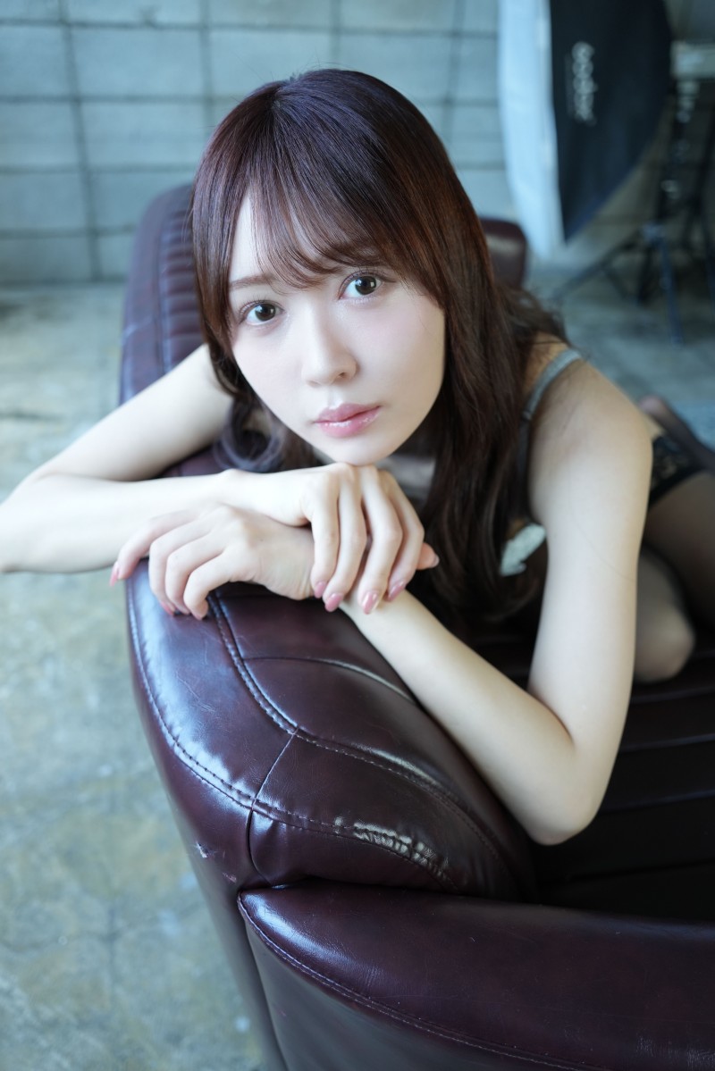 参加AVWAY注意！请她签名记得索取生写真！