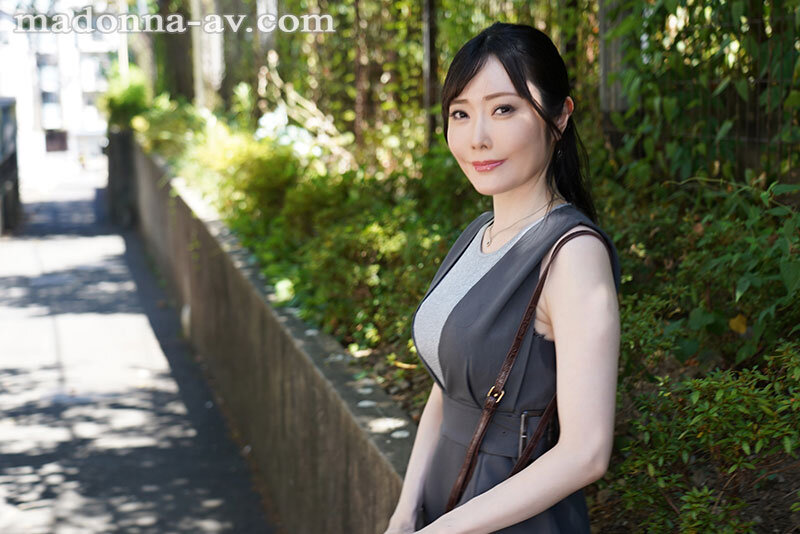 七瀬りく(七濑凛九)出道作品JUQ-524发布！研究所毕业的高冷美乳人妻下海了，自曝其实是超受虐狂类型