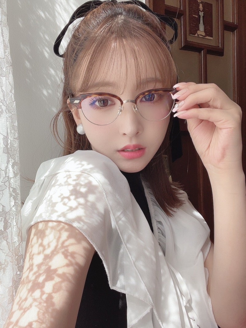 AV史上第一人！三上悠亚twitter破300万追踪！