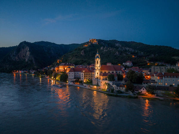 大疆发布DJI Mini 5 Pro一英寸大底全能迷你航拍机