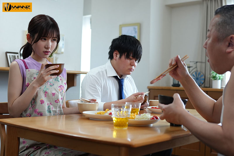 五日市芽依作品WAAA-557发布！甜美人妻超讨厌公公！老公上班时居然还被趁机侵犯了！