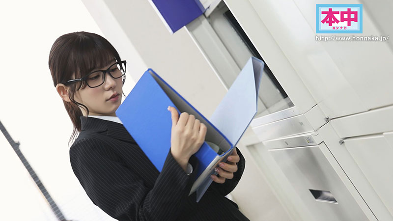 五日市芽依作品HMN-735发布！土味上班族下班后竟是恶魔肉食女！每天狩猎男人玩中出