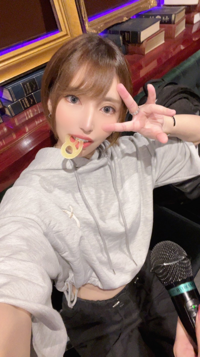 被家人抓到了！她考虑删掉社群帐号！