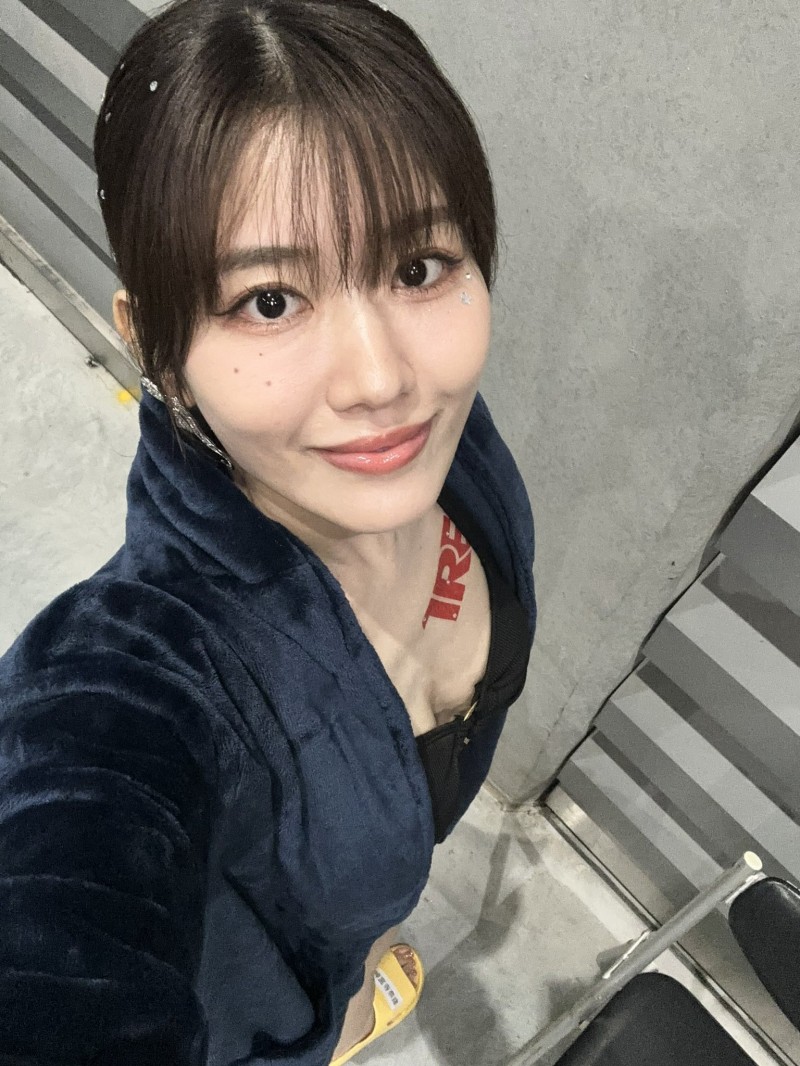 在TRE的后台⋯神宮寺ナオ(神宫寺奈绪)见到了让她很开心的人！