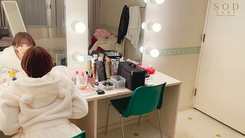 紗倉まな(纱仓真菜)作品STARS-652发布！会一人三化！在渋谷大暴走！