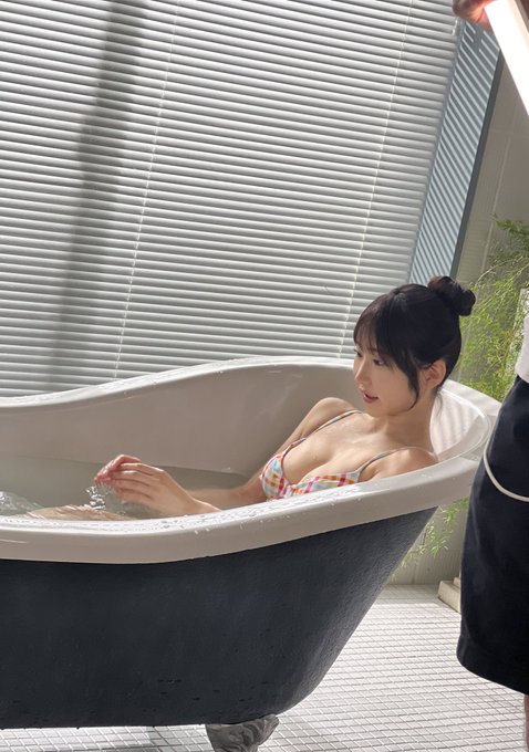 依本诗织(依本しおり)出道作品番号及封面，依本诗织个人简介