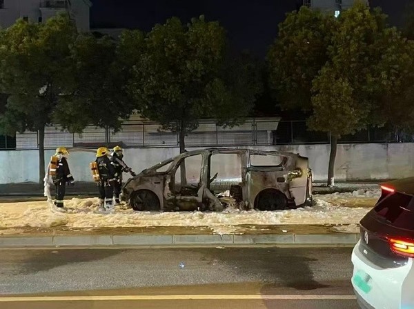 理想汽车回应上海MEGA起火事件：积极配合部门调查