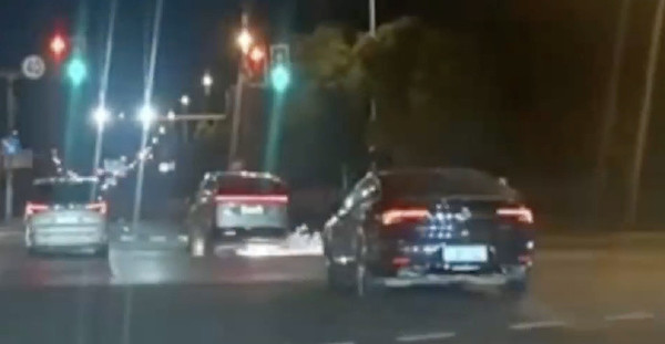 理想汽车回应上海MEGA起火事件：积极配合部门调查