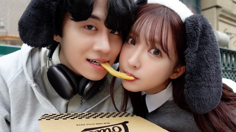 YouTube频道公布恋情？三上悠亚和奶油小生甜蜜共游环球影城！