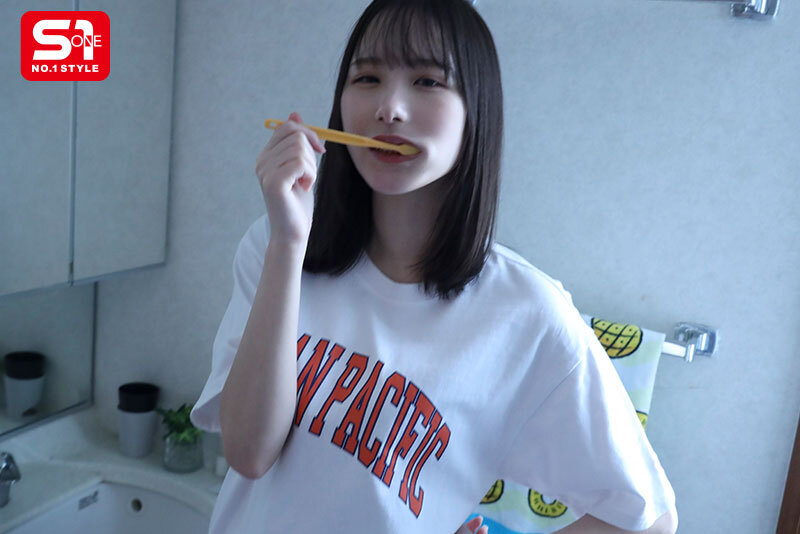 村上悠華(村上悠华)作品SONE-670发布！美胸女友被SEX狂社团的人睡走，袒露巨乳…还开心比剪刀手！