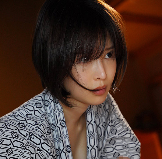 上不了末班车改被上司上！一整晚连续高潮升天…风骚OL回神发现已白天