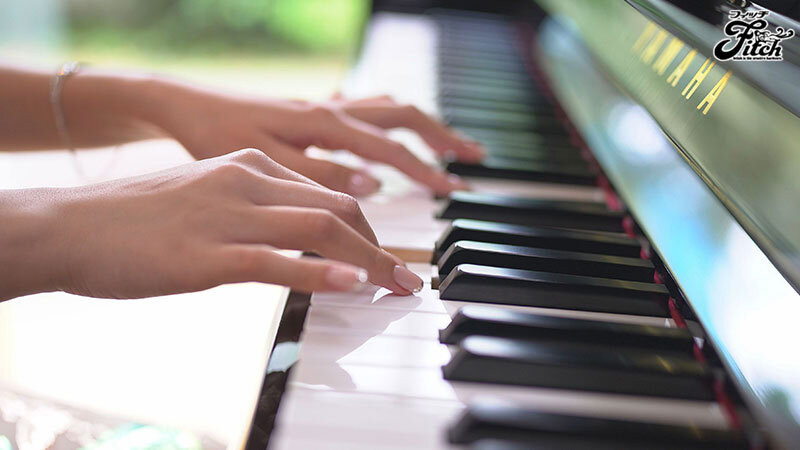 早濑蓳(DEAB-006) 天才美女钢琴家「早瀬すみれ」AV出道！边弹琴边被后面侵犯也是OK的！