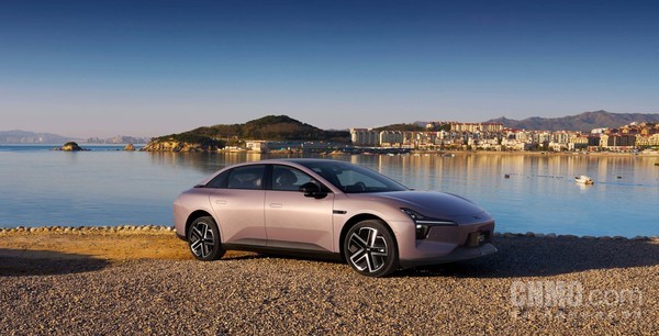 小鹏MONA发布年度AI辅助驾驶报告 累计里程近2.2亿公里