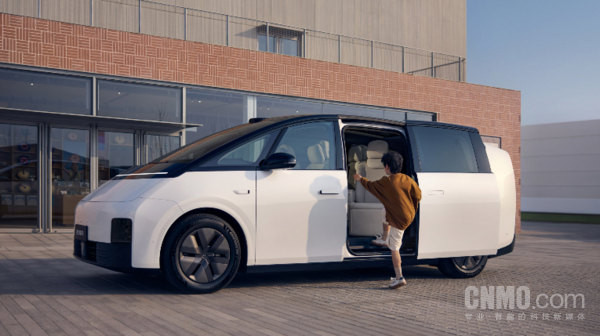 理想汽车双冠：MEGA与L9领跑2025年保值率榜单！