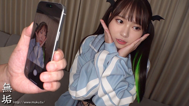 咲月阳菜(MUKC-122) 暗地从事性服务的「美少女偶像」，用迷人胴体火辣陪睡…