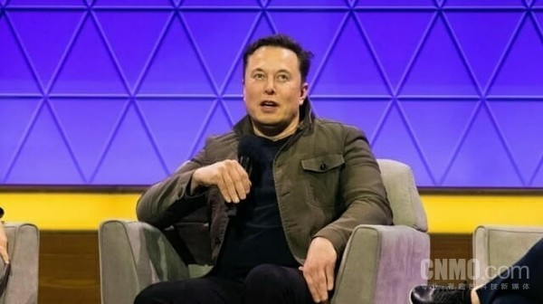 马斯克身家飙升至1.3万亿美元 约等于8.8个巴菲特